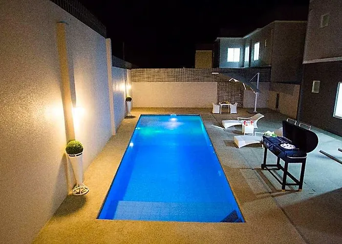 Отель Edello & Pool 4*